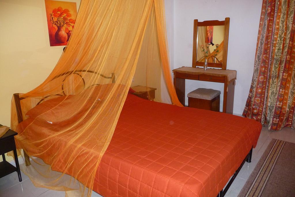 Maritsas * Roda (Corfu)